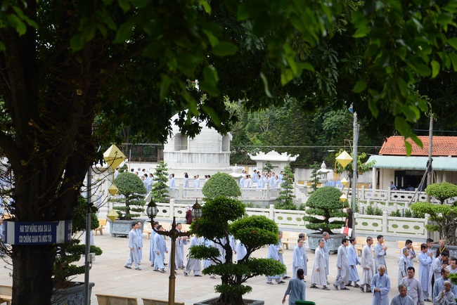 “HOW TO TAKE THE RIGHT PRAYING IN BUDDHISM” Dharma Talk in the 89th Seven-Day Retreat